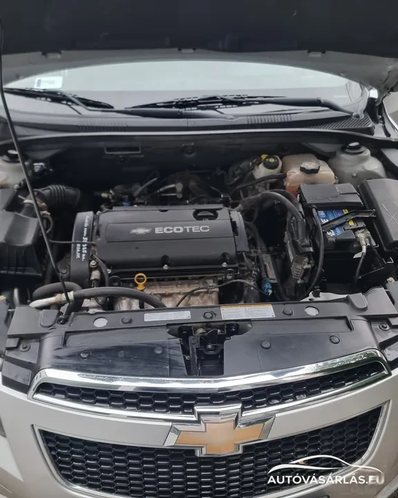 Chevrolet Cruze nyitott motortere